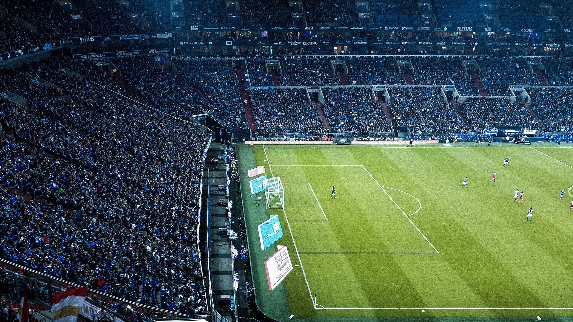 五大联赛场均传球次数是否真正提升比赛观赏性,五大联赛球场容量排名